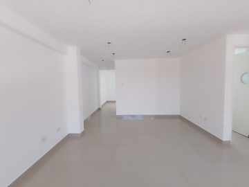 VENTA DE MODERNO DEPARTAMENTO EN PRIMER PISO FRENTE A PARQUE