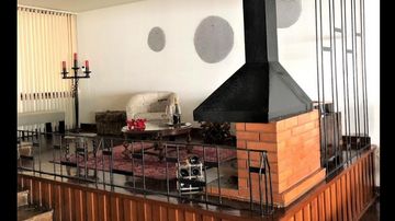 EXCELENTE CASA MUY BIEN UBICADA EN AV. RAMON RIBEYRO