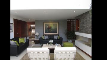 IMPECABLE CASA EN VENTA EN CALLE ACAPULCO SOL DE LA MOLINA 