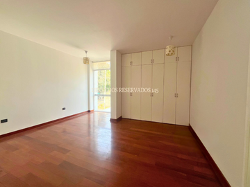 CASA INDEPENDIENTE, 4 DORMITORIOS, 2 ESTACIONAMIENTOS