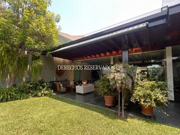 EXCLUSIVA RESIDENCIA CON ACABADOS DE LUJO EN RINCONADA BAJA